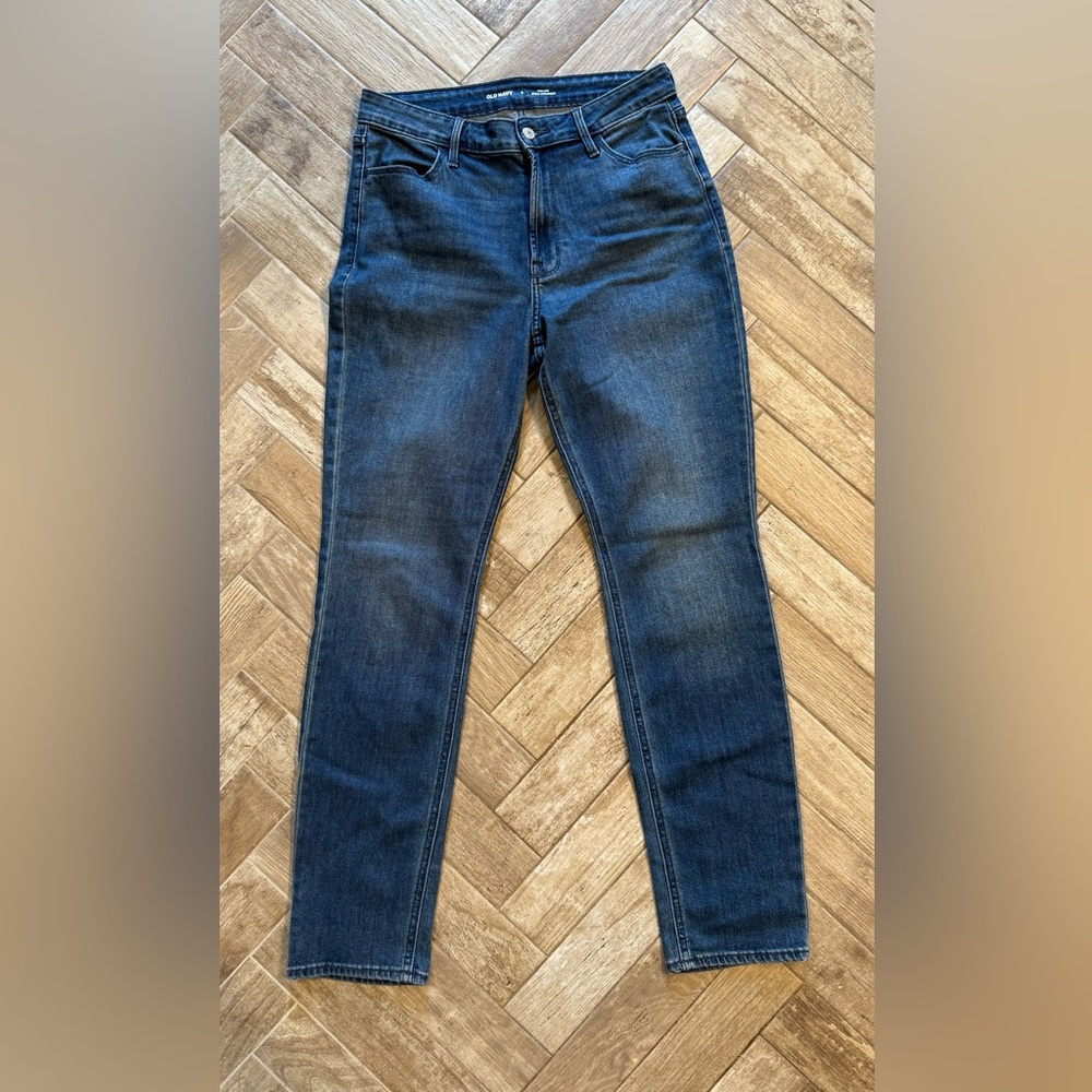 Old Navy  High rise straight leg jeans. Women’s 8